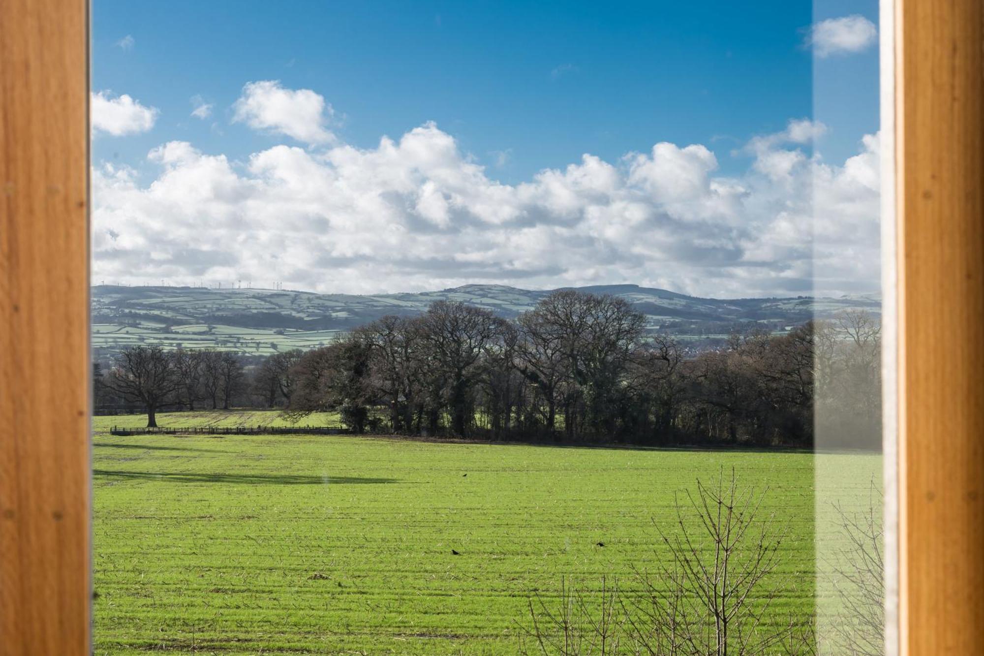 The Barn At Plas Ashpool Sleeps 8 Llandyrnog المظهر الخارجي الصورة
