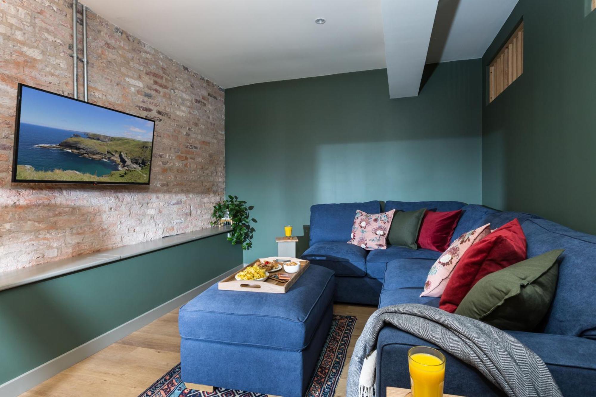 The Barn At Plas Ashpool Sleeps 8 Llandyrnog المظهر الخارجي الصورة
