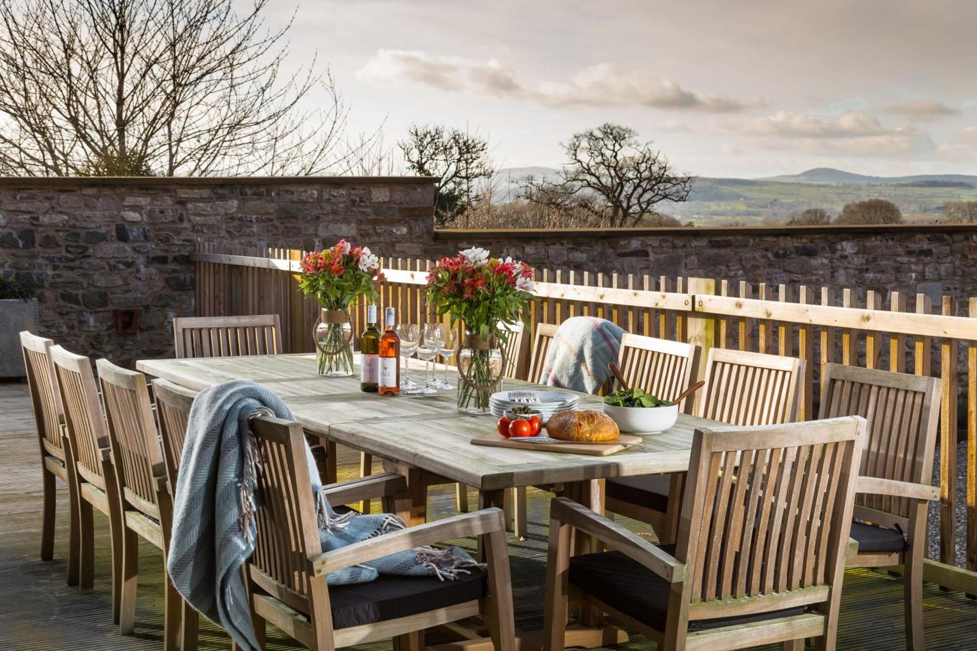 The Barn At Plas Ashpool Sleeps 8 Llandyrnog المظهر الخارجي الصورة